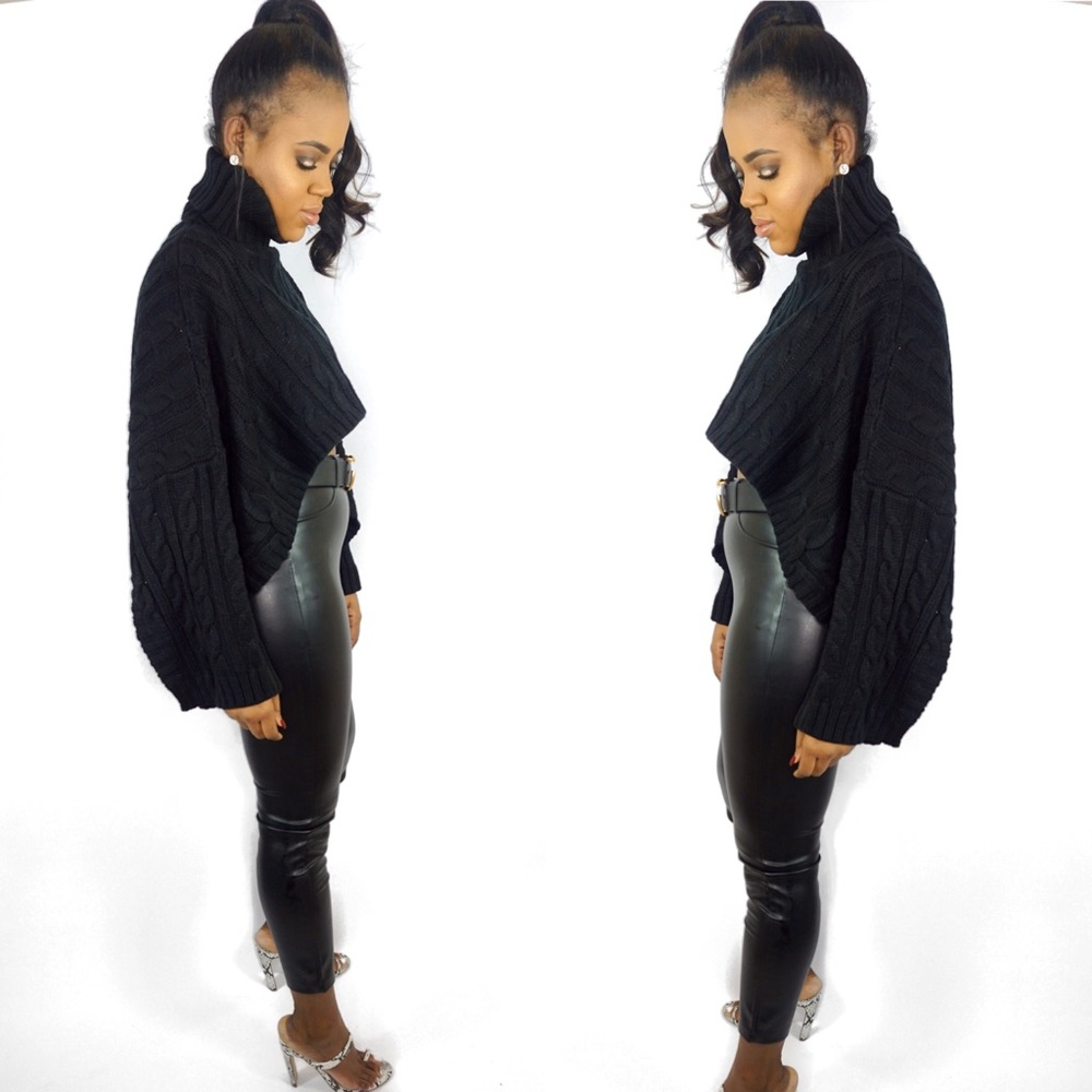 Turtle neck oversized crop sweater